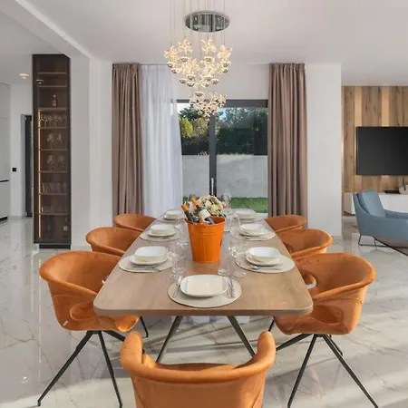 Вилла Contemporary Luxor