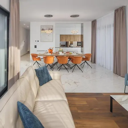Contemporary Luxor Вилла Умаг
