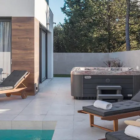 Вилла Contemporary Luxor *